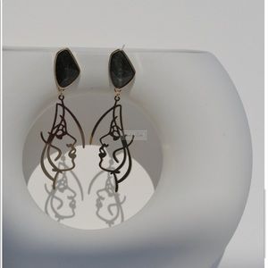 SINGLE Abstract Face Earring